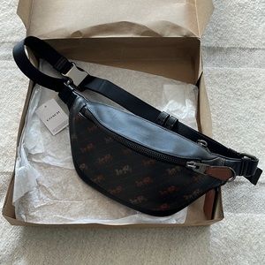 NIB Coach Leather Bum Bag / Fanny Pack